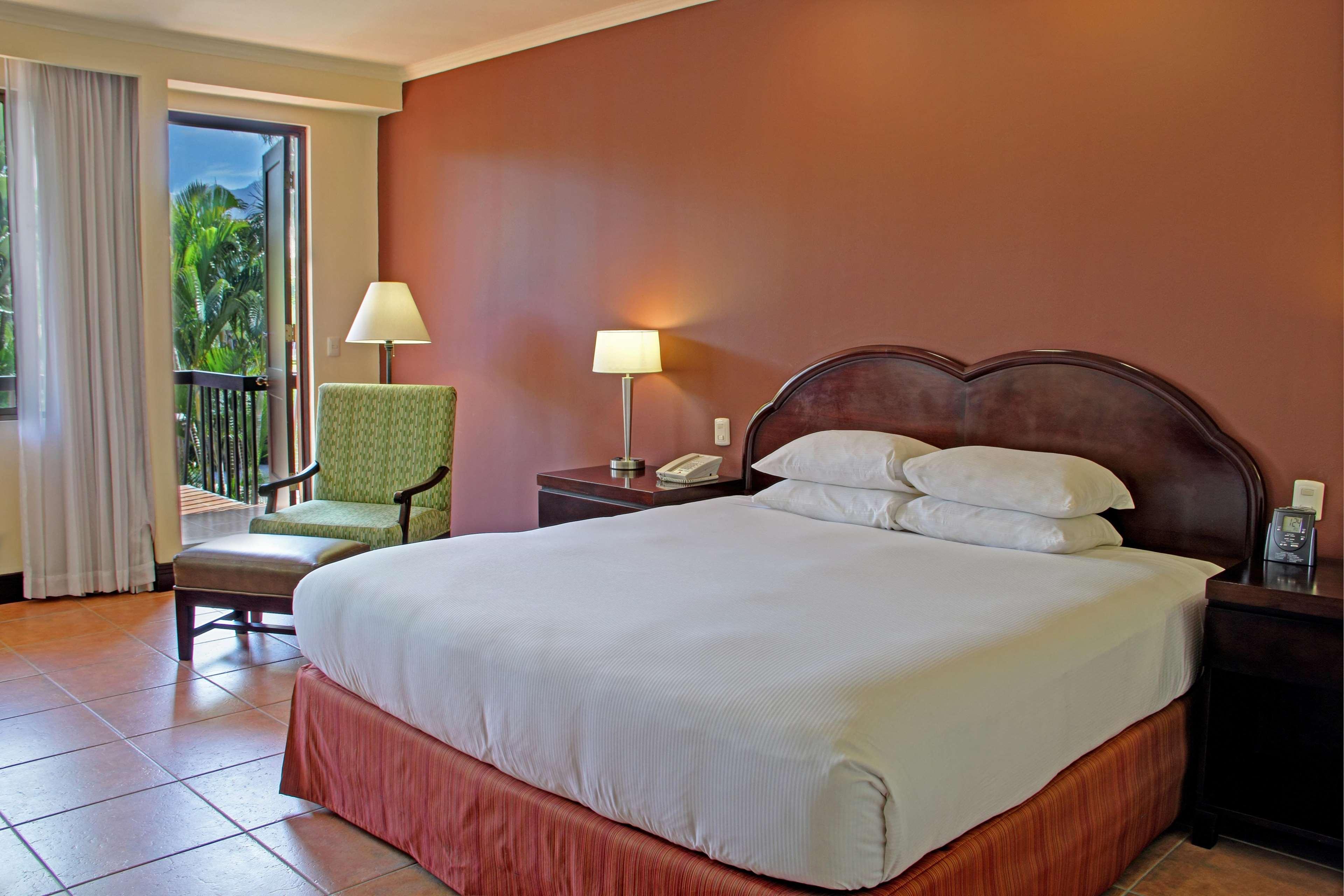 Hilton Cariari Doubletree San Jose - Costa Rica Hotel Exterior photo A bedroom at the Hilton San Diego Bayfront