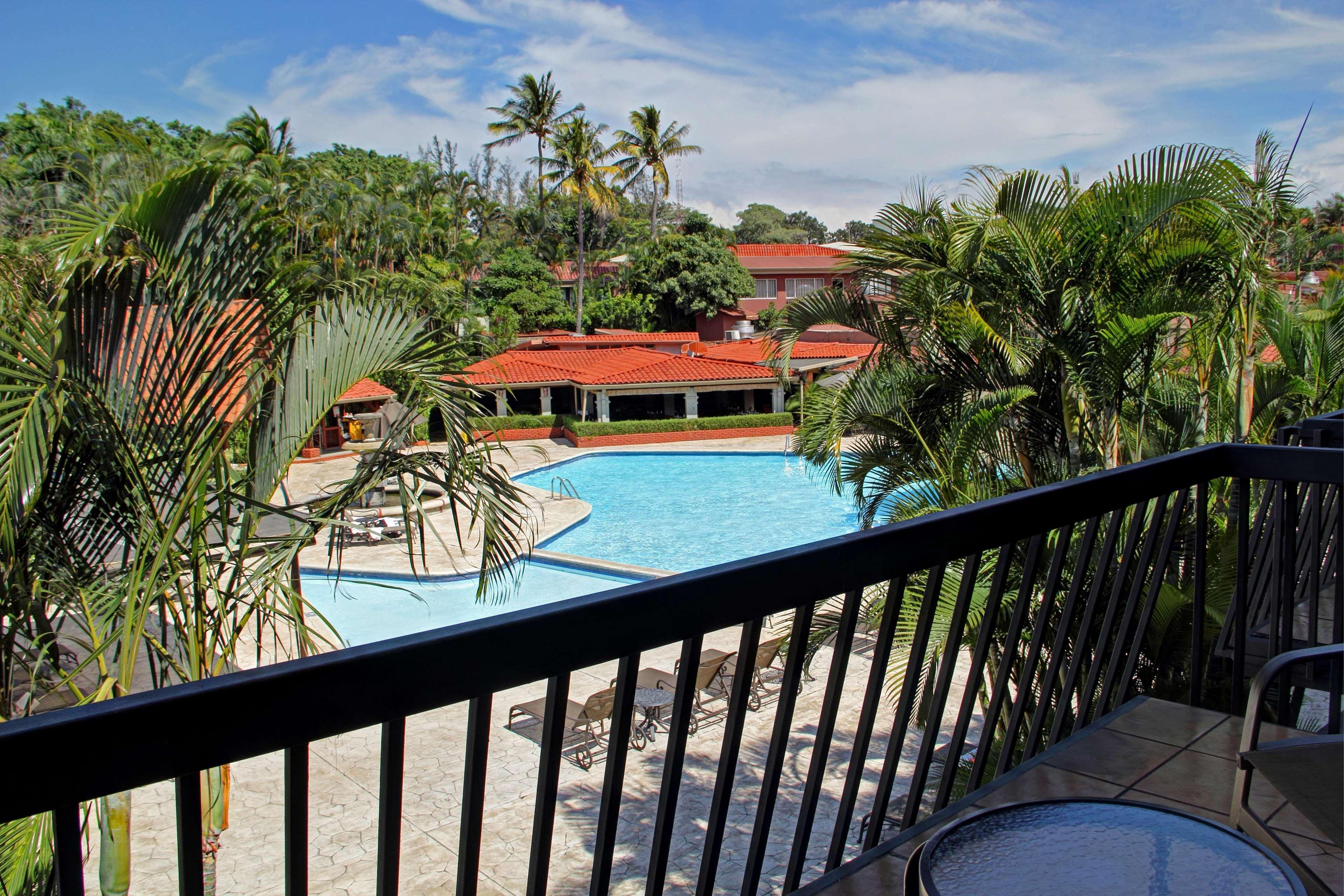 Hilton Cariari Doubletree San Jose - Costa Rica Hotel Exterior photo The pool at the hotel