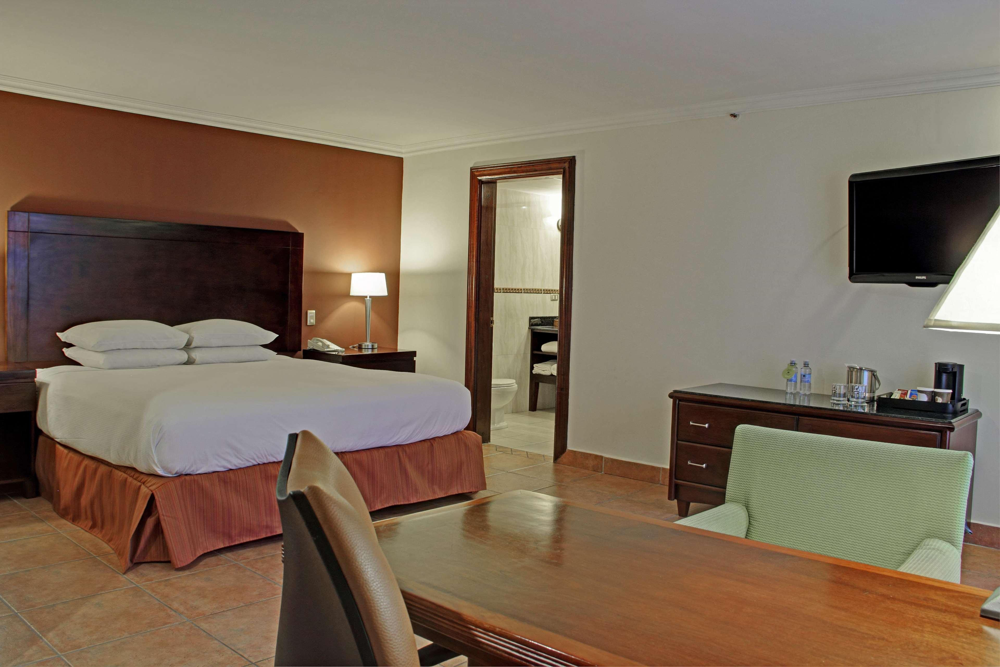 Hilton Cariari Doubletree San Jose - Costa Rica Hotel Exterior photo A room at the hotel