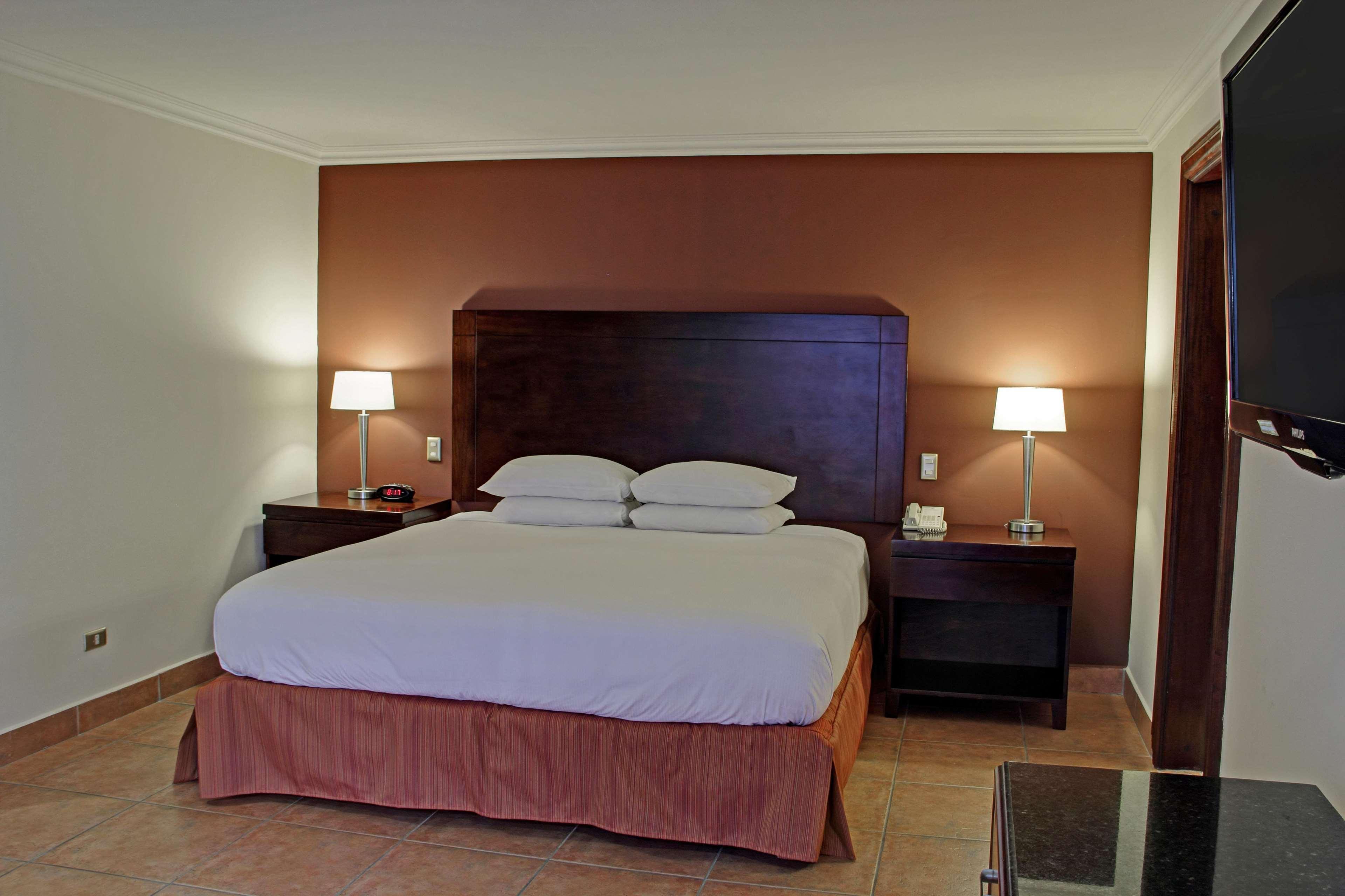 Hilton Cariari Doubletree San Jose - Costa Rica Hotel Exterior photo A bedroom at the hotel