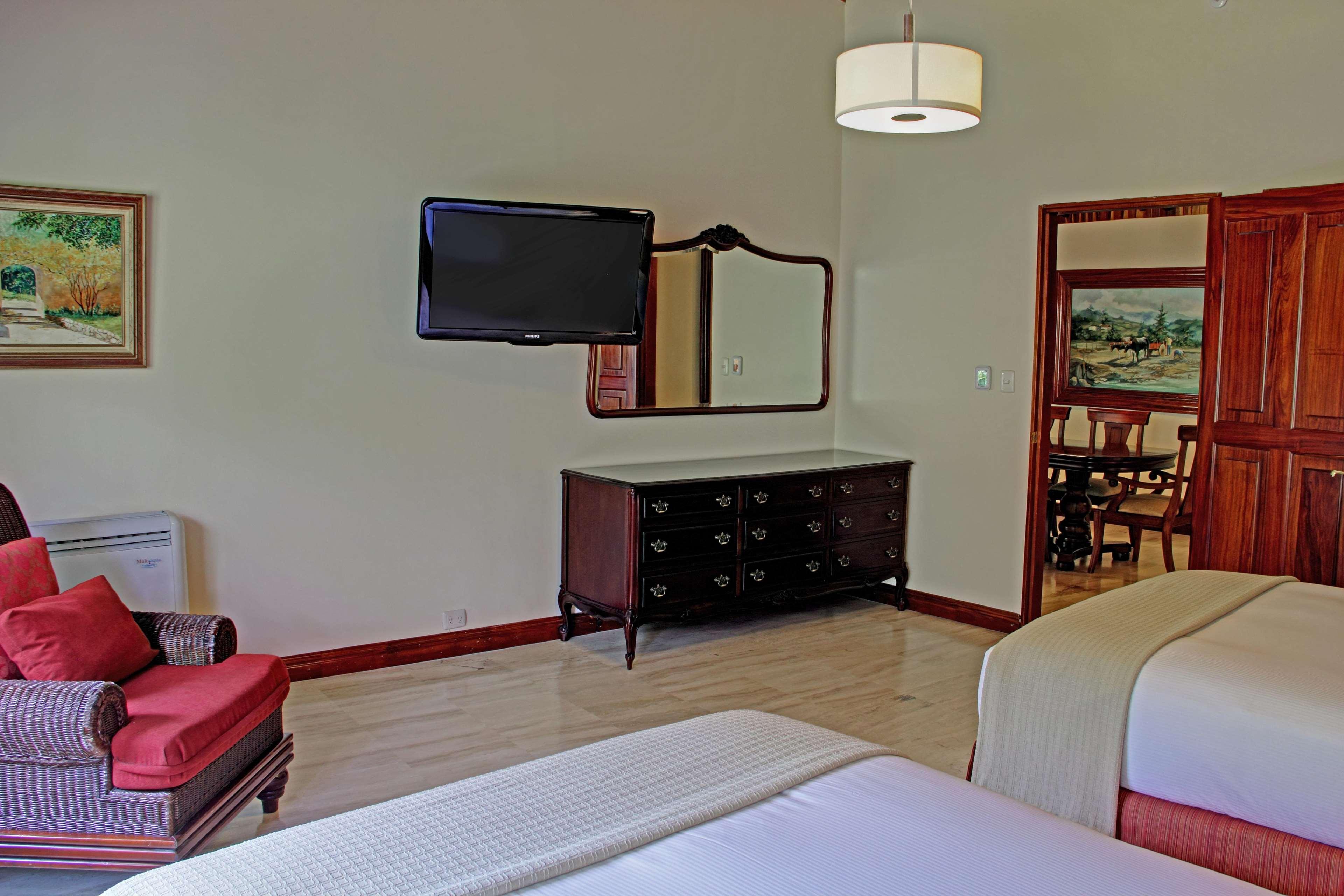 Hilton Cariari Doubletree San Jose - Costa Rica Hotel Exterior photo A room at the hotel