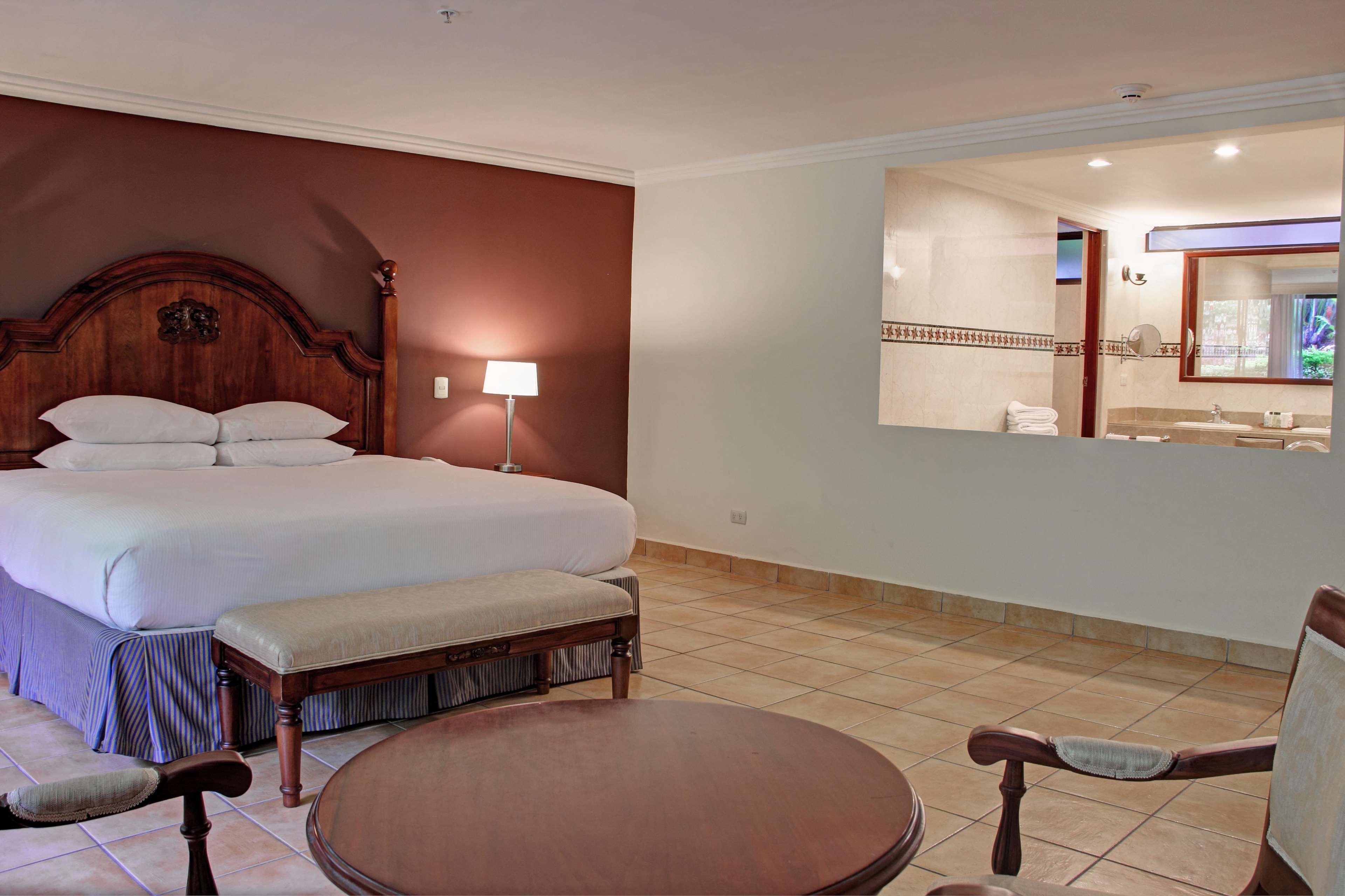 Hilton Cariari Doubletree San Jose - Costa Rica Hotel Exterior photo A room at the hotel
